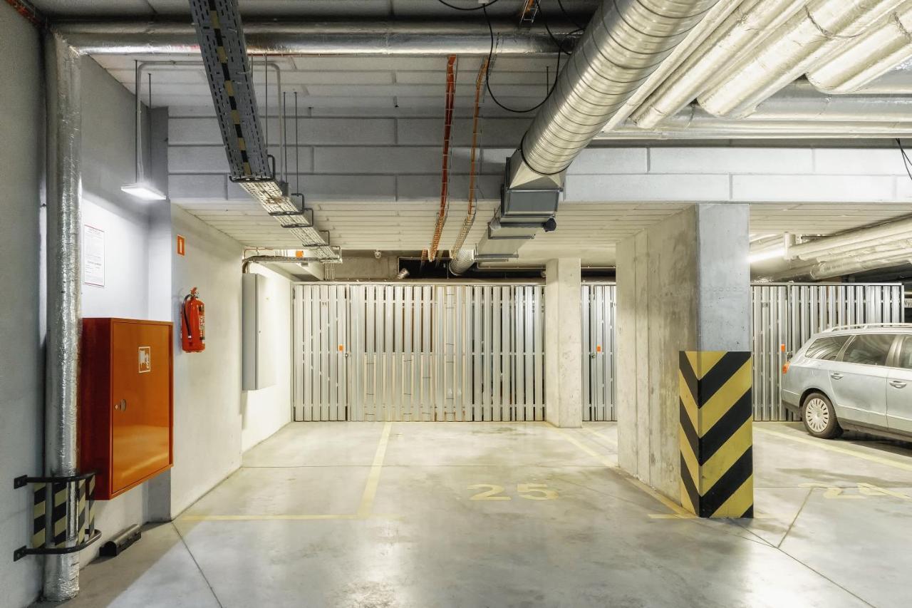 Apartament Jana Kazimierza 47 - 2 Sypialnie, 70M2, Balkon, Parking, Wi-Fi Warszawa Exteriör bild