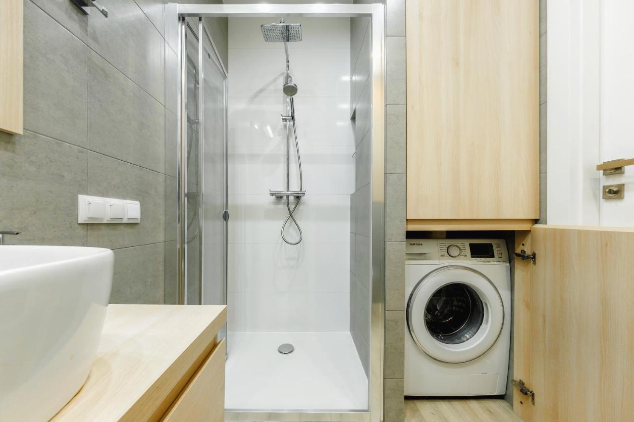 Apartament Jana Kazimierza 47 - 2 Sypialnie, 70M2, Balkon, Parking, Wi-Fi Warszawa Exteriör bild