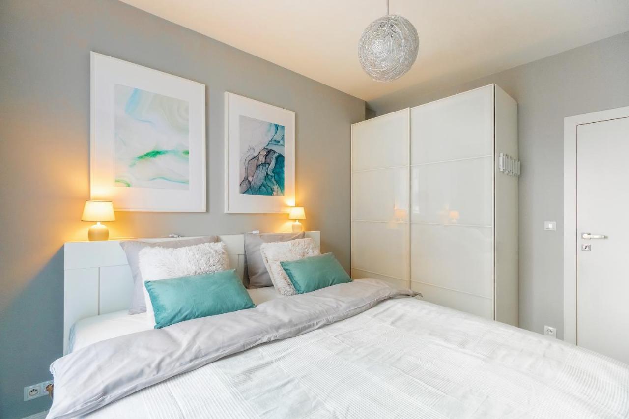 Apartament Jana Kazimierza 47 - 2 Sypialnie, 70M2, Balkon, Parking, Wi-Fi Warszawa Exteriör bild