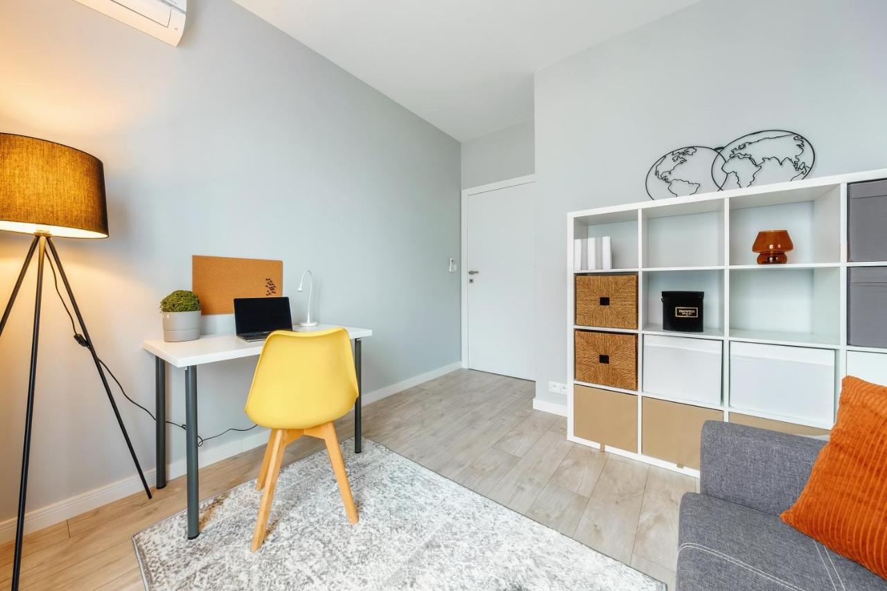 Apartament Jana Kazimierza 47 - 2 Sypialnie, 70M2, Balkon, Parking, Wi-Fi Warszawa Exteriör bild